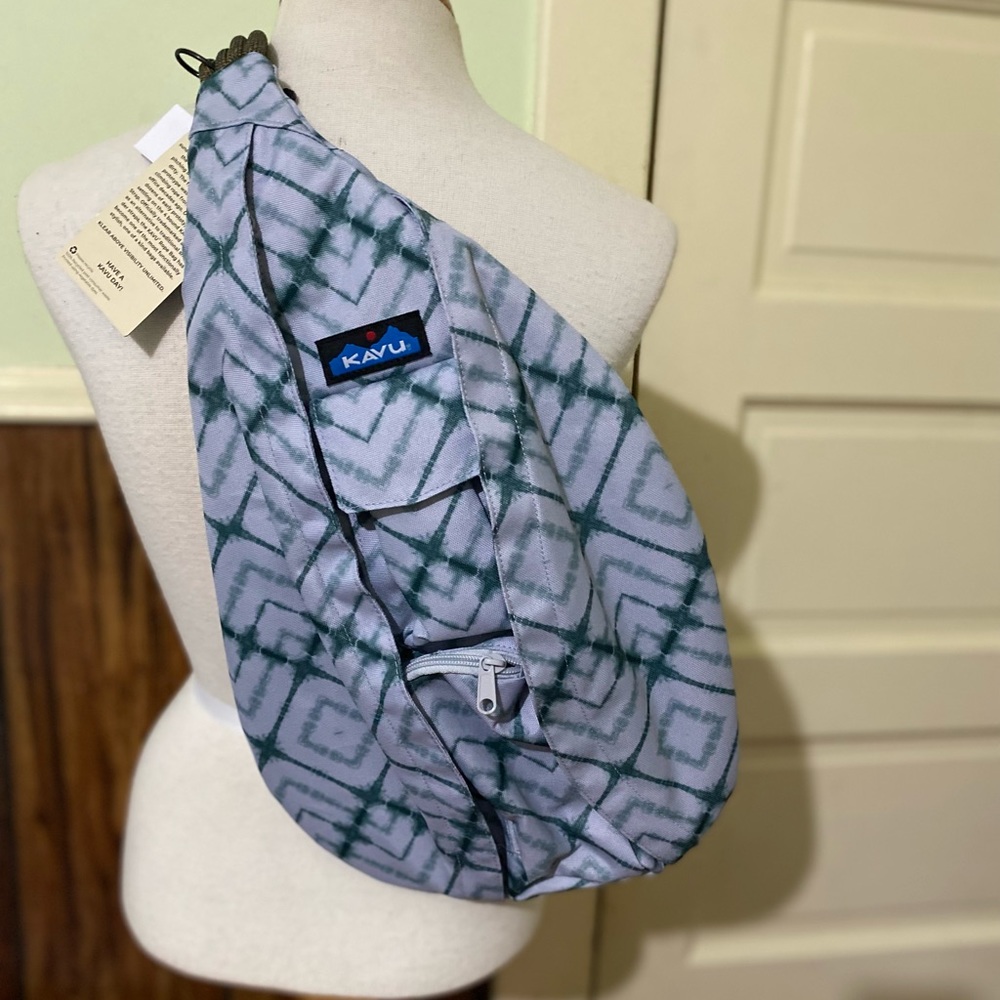 Sold New KAVU Rope Sling Bag Crossbody Backpack 🎒Ocean Dye color Multi NWT - Picture 3 of 11